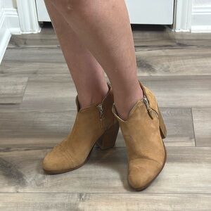 Rag & Bone Tan Ankle Boots with Chunky Heel and Zipper